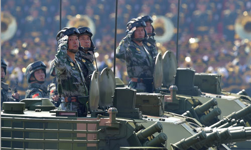 In the photo is the formation of tracked infantry fighting vehicles. [Photo/Xinhua]